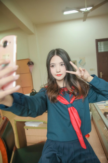 杨启茵